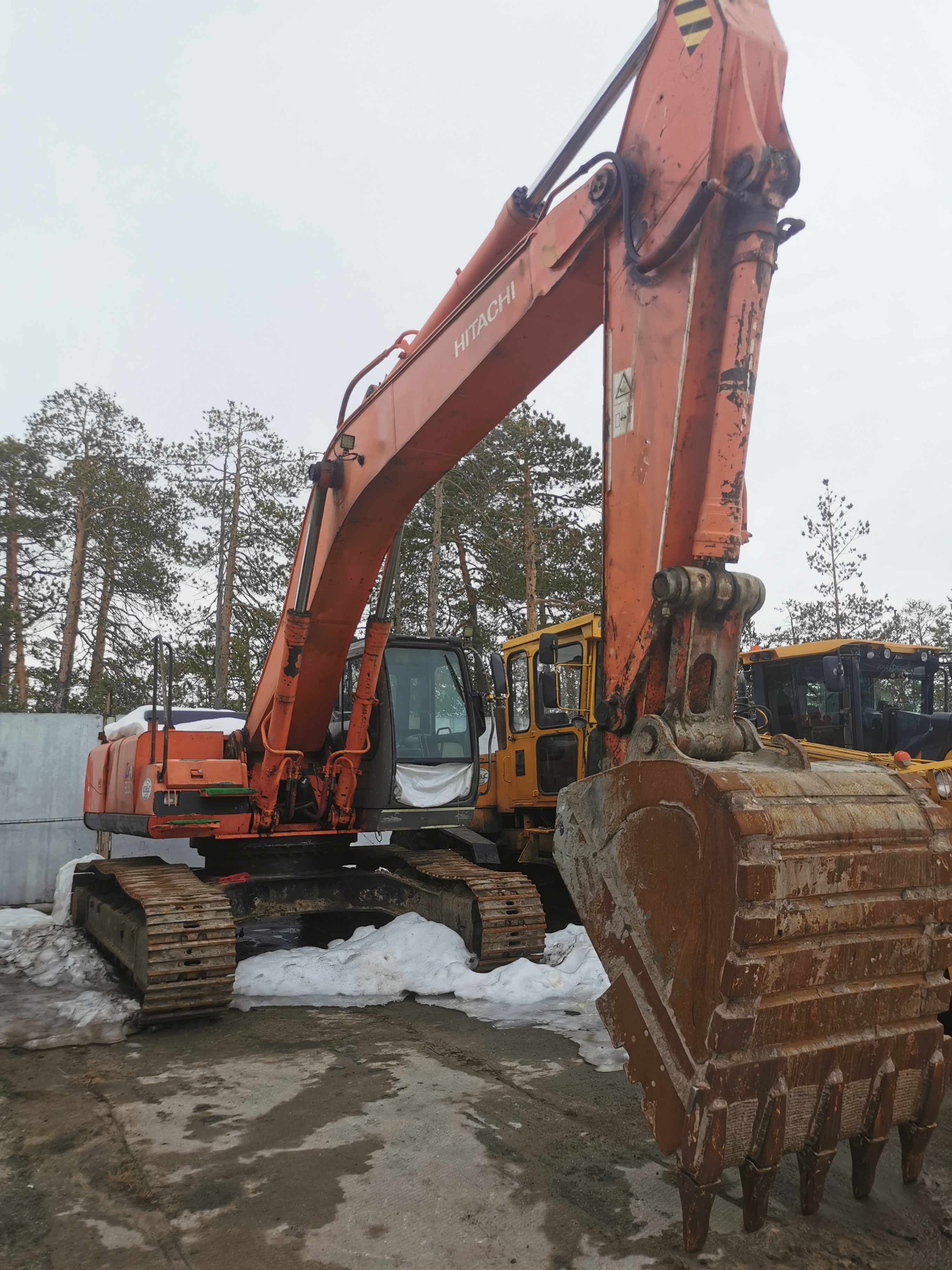 Гусеничный экскаватор Hitachi ZAXIS 330LC, 2005 (5)