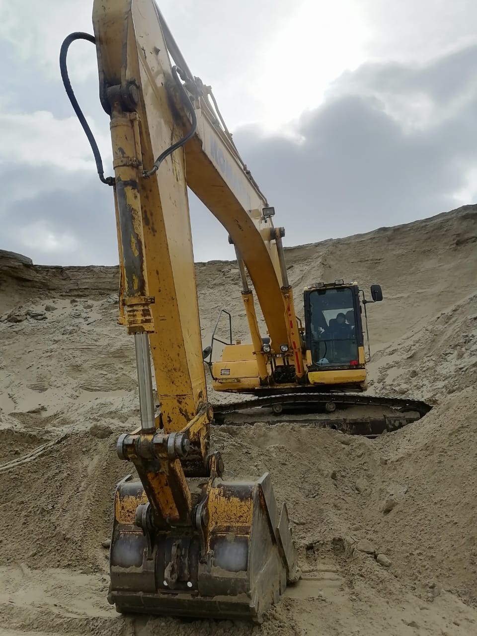 Гусеничный экскаватор Komatsu PC300-8M0, 2015 (1)