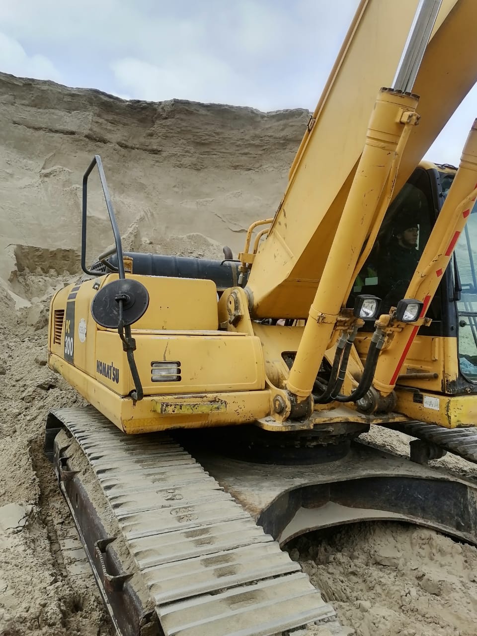 Гусеничный экскаватор Komatsu PC300-8M0, 2015 (4)